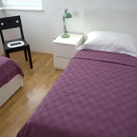 Olive Place Apartment *