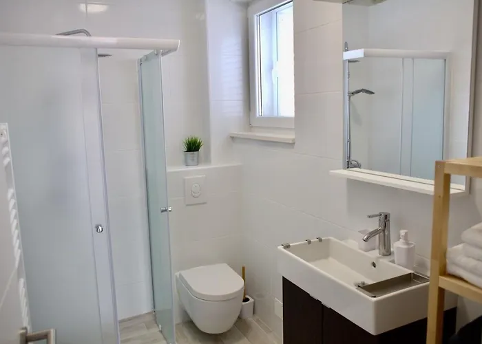 Olive Place Apartment *